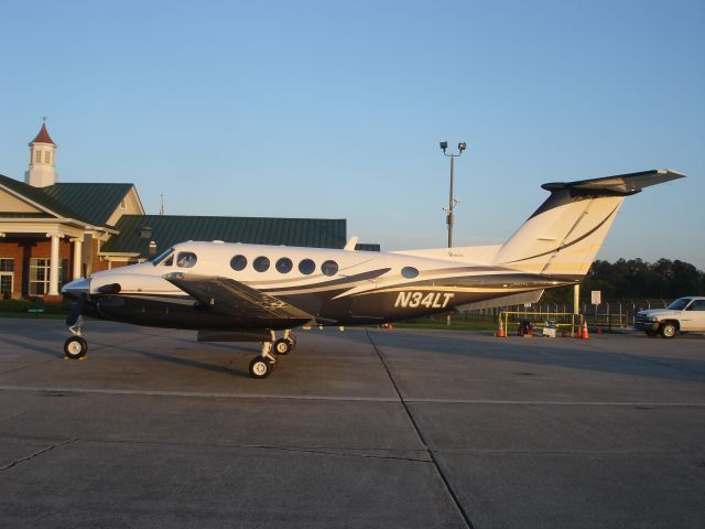 Beechcraft Super King Air 200 (N34LT)