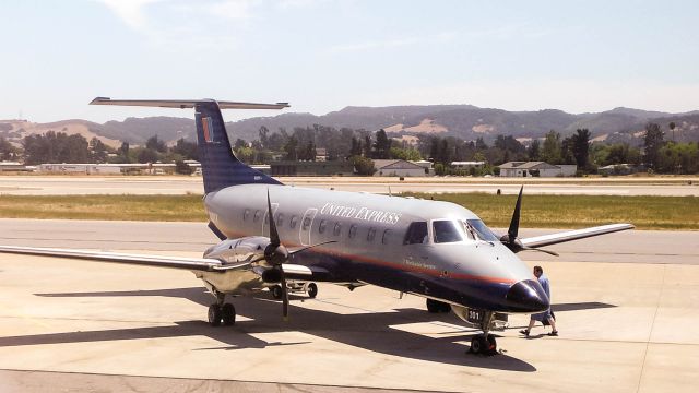 Embraer EMB-120 Brasilia (N301YV) - 2006:07:04 14:28:00 flight from KLAX