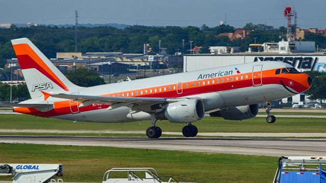 Airbus A319 (N742PS) - 13R departure.