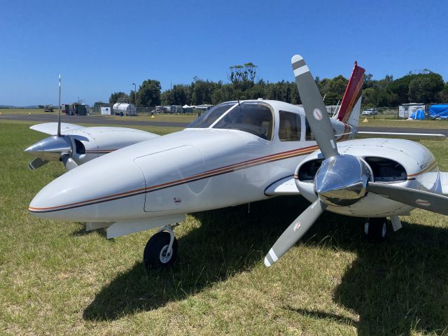 Piper Seneca (VH-FSO)