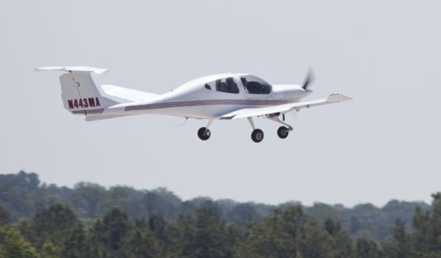 Diamond Star (N443MA)