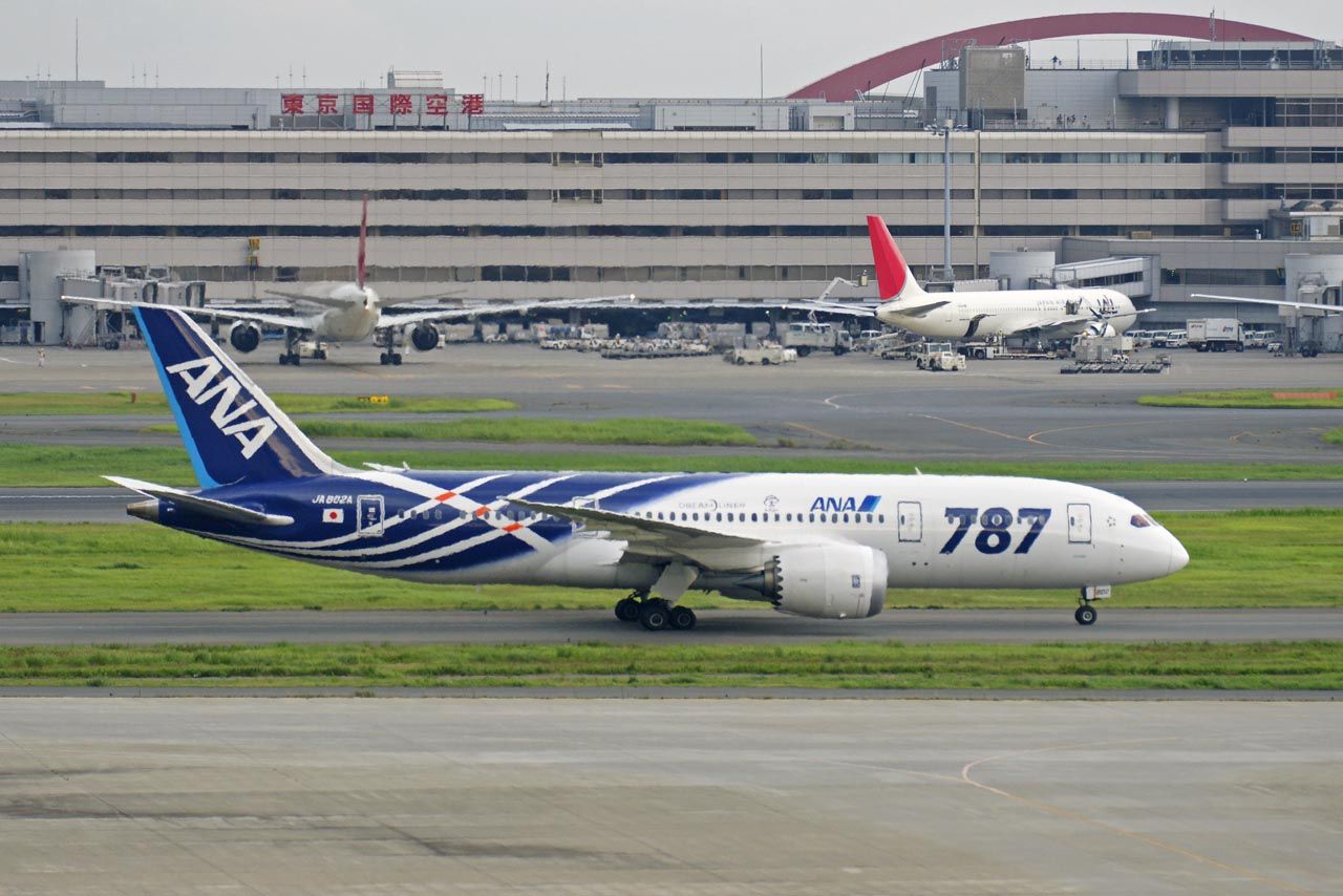 Boeing 787-8 (JA802A)