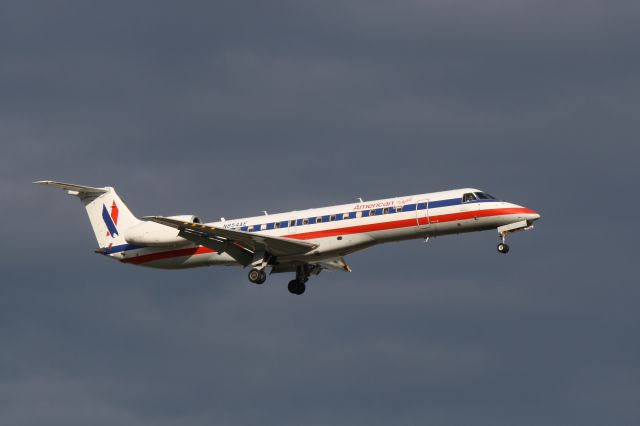 Embraer ERJ-135 (N854AE) - Arriving in Montréal, Québec