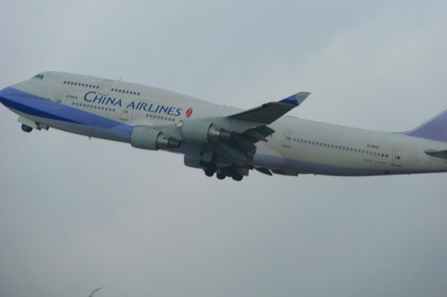 Boeing 747-200 —