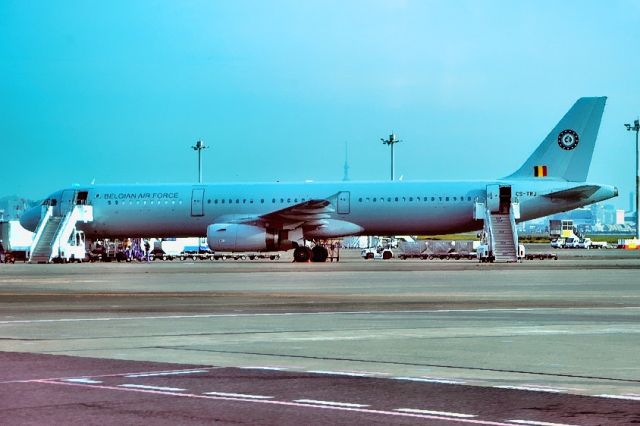 Airbus A321 (CS-TRJ) - Surprised to see a Belgium Air Force A321 with Portugal Registration...