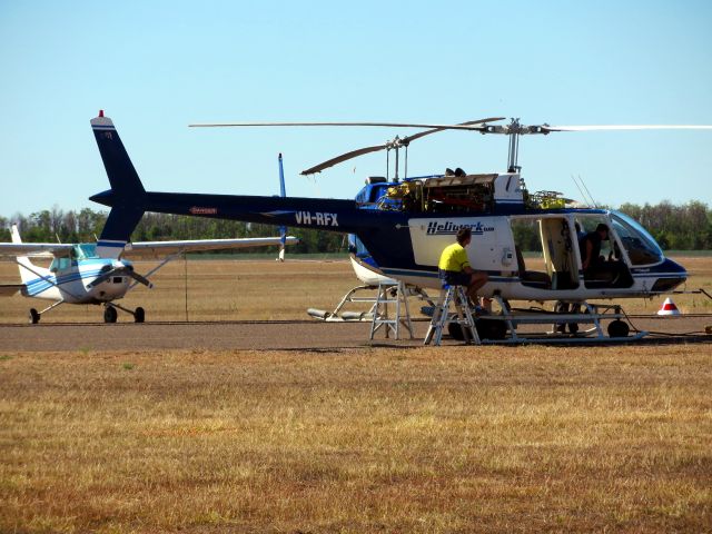 Bell JetRanger (VH-RFX) - Maintenance in outback Auatralia