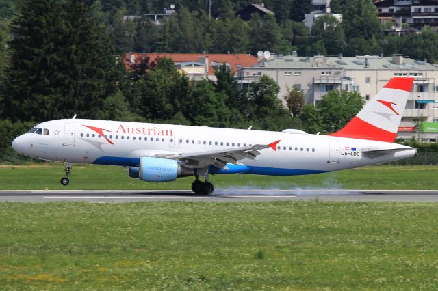 Airbus A320 (OE-LBS)