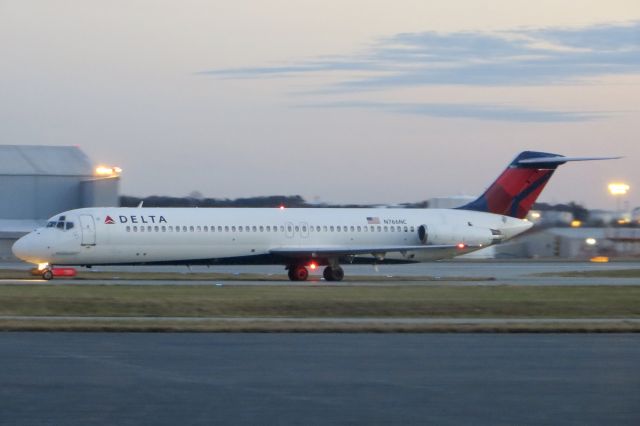 McDonnell Douglas DC-9-50 (N766NC) - Delta Airlines DC-9-50 11/25/13