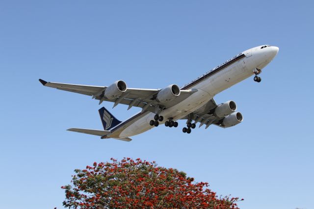 Airbus A340-500 (9V-SGC)