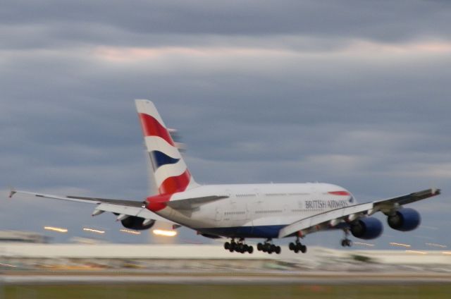 Airbus A380-800 (G-XLEF)