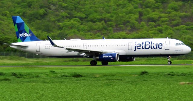 Airbus A321 (N959JB)