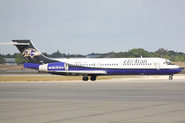 Boeing 717-200 (N946AT) - AirTran Flight 1229 (N946AT "Ravens One") taxis for departure at Sarasota-Bradenton International Airport prior to a flight to Indianapolis Internaitonal Airport