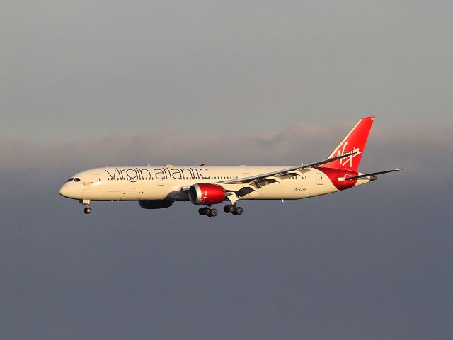 Boeing 787-9 Dreamliner (G-VAHH) - From London EGLL.