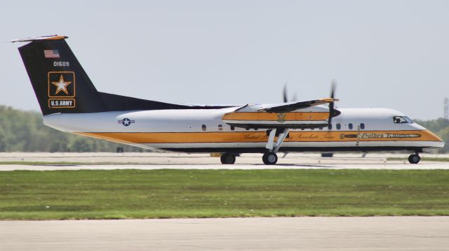 de Havilland Dash 8-300 (1701609) - “Golden Knights (GKA) 609”br /br /The US Army Parachute Team, aka the Golden Knights, departing via 23 in their De Havilland Canada C-147A after a quick fuel stop, enroute to Offutt AFB. 5/5/23