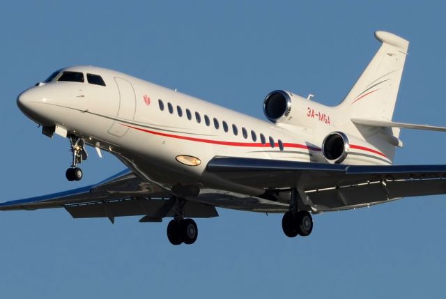 Dassault Falcon 7X (3A-MGA) - 20/12/2013br /Landing 27