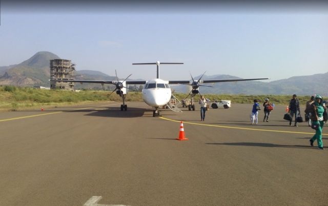 de Havilland Dash 8-400 (ET-ANV) - Disembarking in Dessie after a short hop from Addis Ababa