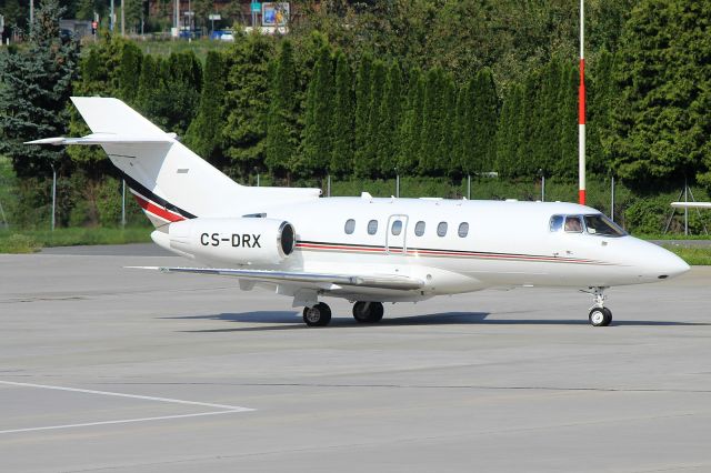 Hawker 800 (CS-DRX)