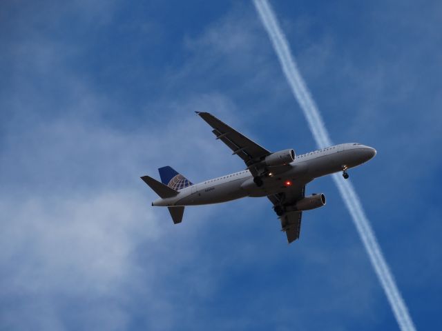 Airbus A320 (N459UA)