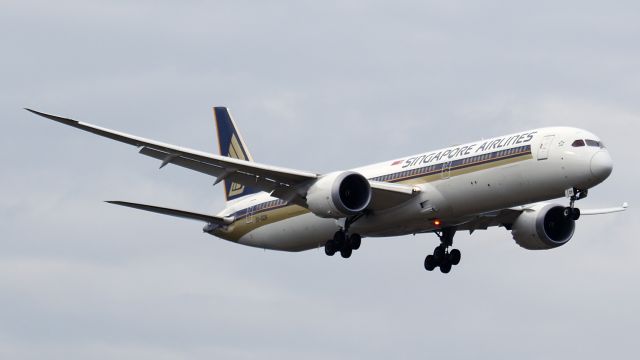 Airbus A350-900 (9V-SHC) - Final runway 21 YPPH 18 April 2020.