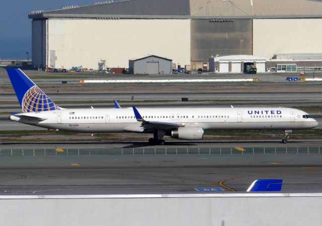 BOEING 757-300 (N75858)