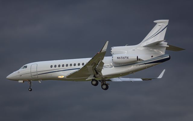 Dassault Falcon 7X (N656FN)