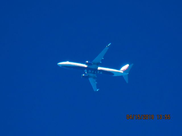 Boeing 737-900 (N870DN)