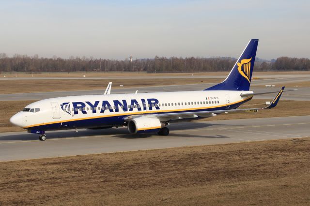Boeing 737-800 (EI-DLB)