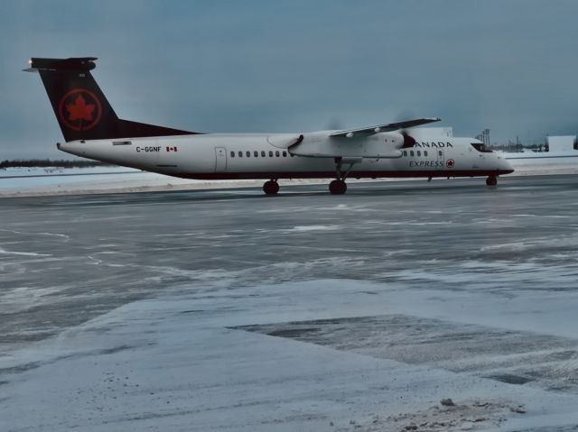 de Havilland Dash 8-400 (C-GGNF)