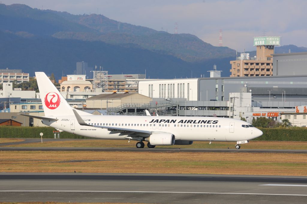 Boeing 737-800 (JA328J)