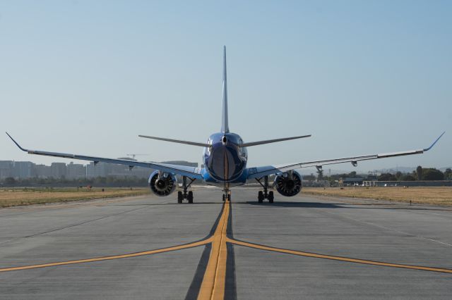 Airbus A220-300 (N203BZ)