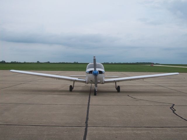 Piper Cherokee (N6911J)