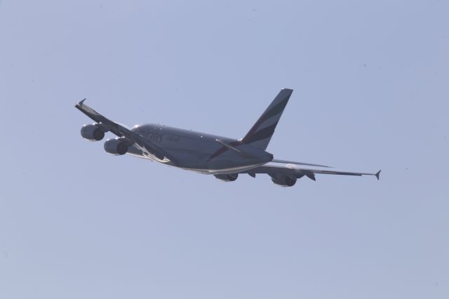 Airbus A380-800 (A6-EEO)