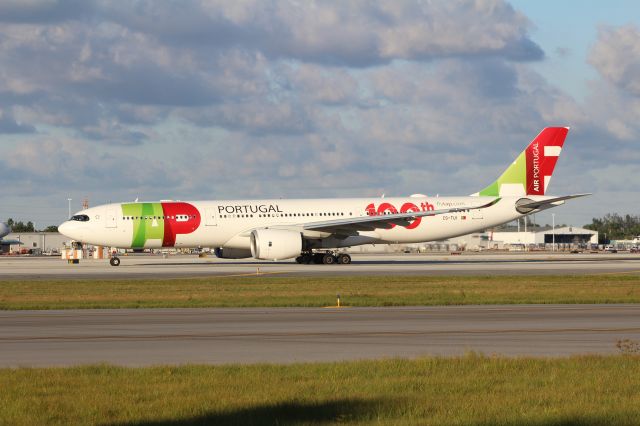 Airbus A330-900 (CS-TUI)