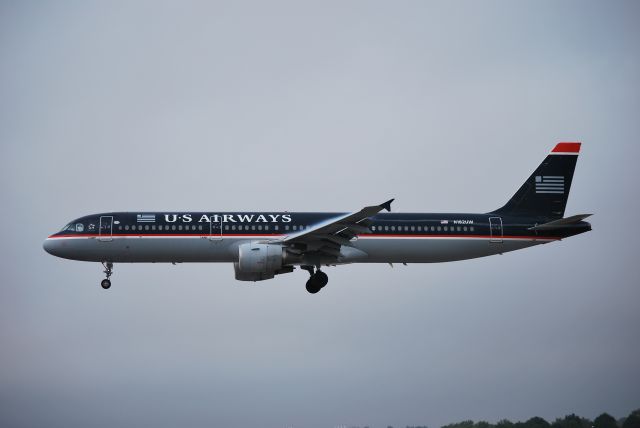 Airbus A321 (N182UW) - On final runway 18L - 10/23/09