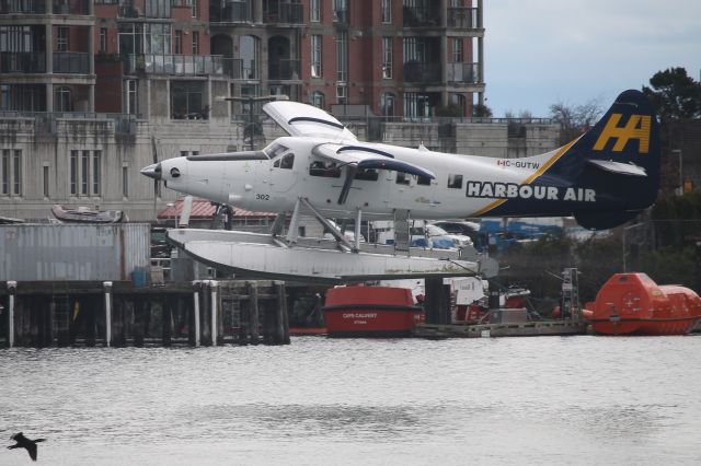 De Havilland Canada DHC-3 Otter (C-GUTW)