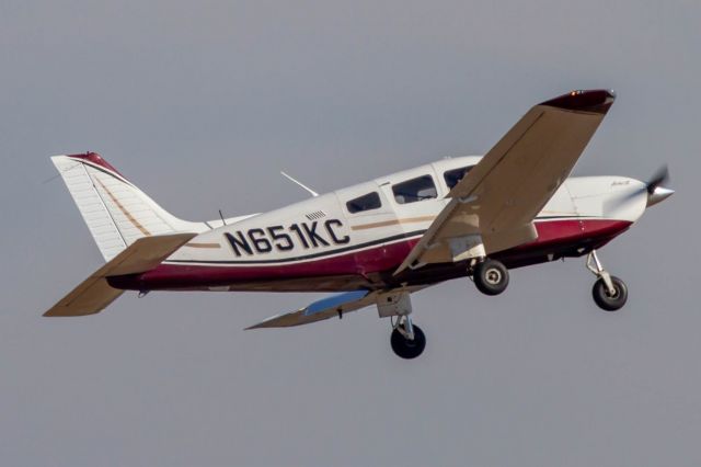 Piper Cherokee (N651KC)