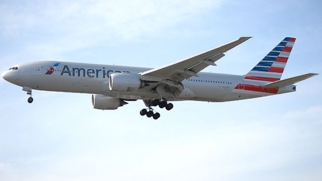 Boeing 777-200 (N767AJ) - Landing at LAX