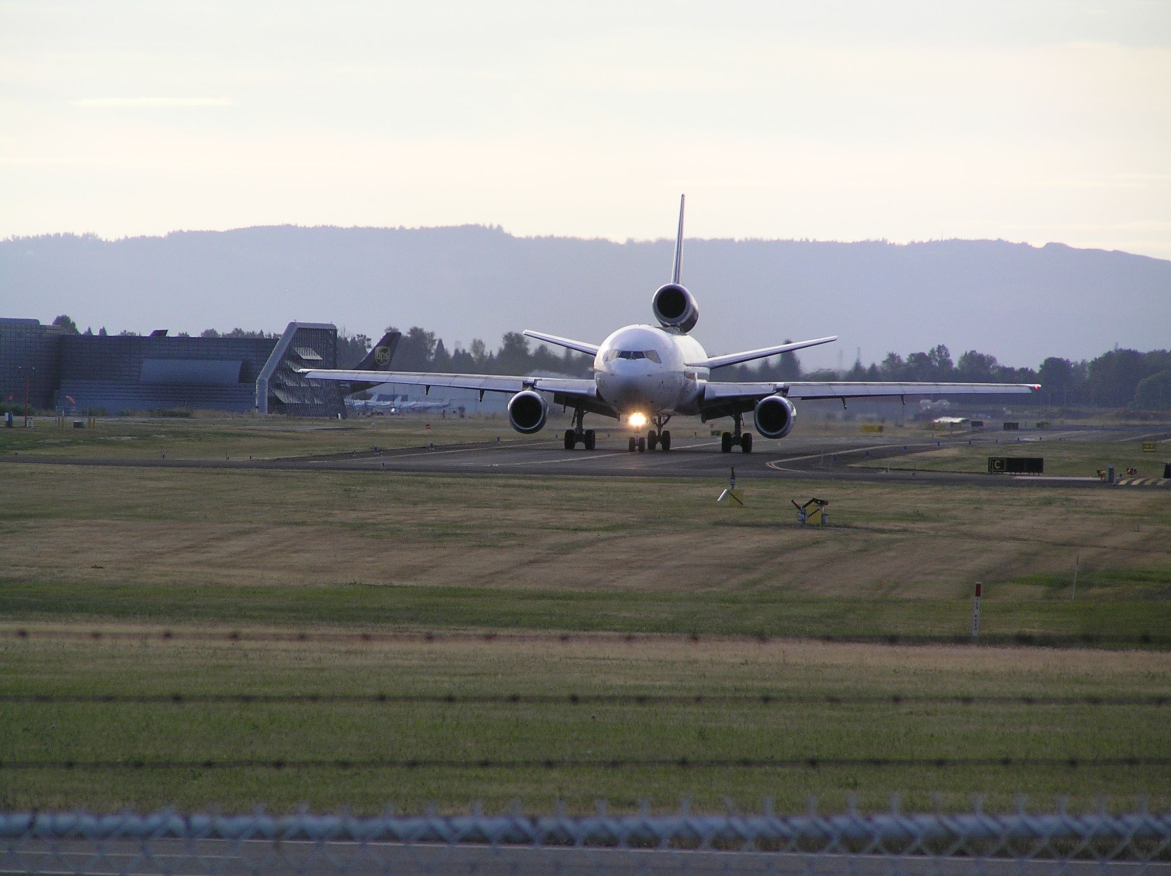 McDonnell Douglas DC-10 (N308FE) - 2010-08-20 1848 PDT