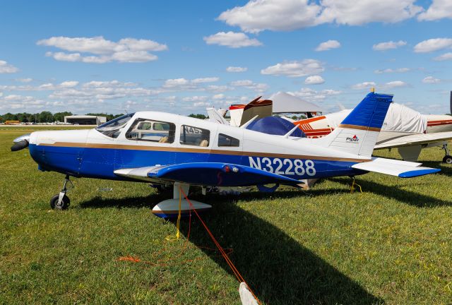 Piper Cherokee (N32288)