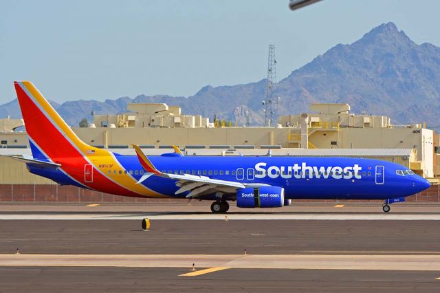 Boeing 737-800 (N8513F) - Southwest Boeing 737-800 N8513F at Phoenix Sky Harbor on July 31, 2018.