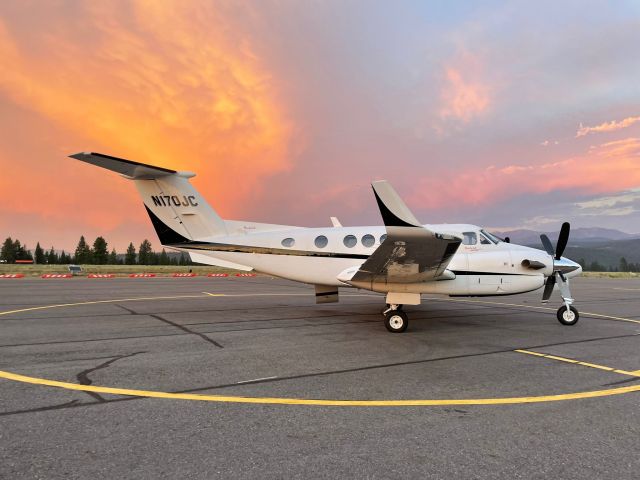 Beechcraft Super King Air 200 (N170JC)