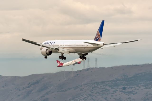 BOEING 777-300 (N2341U) - 23rd Nov., 2017