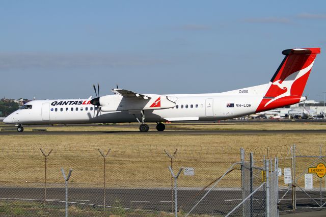 de Havilland Dash 8-400 (VH-LQH)