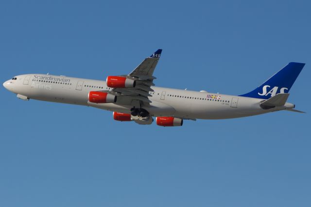 Airbus A340-300 (LN-RKG)