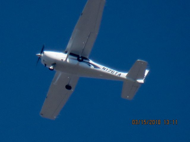 Cessna Skyhawk (N176TA)