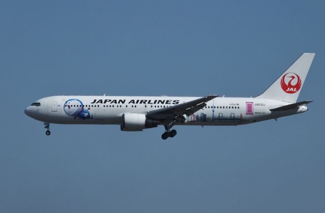 BOEING 767-300 (JA610J) - Final approach to NRT R/W34Rbr /(2017/02/14)