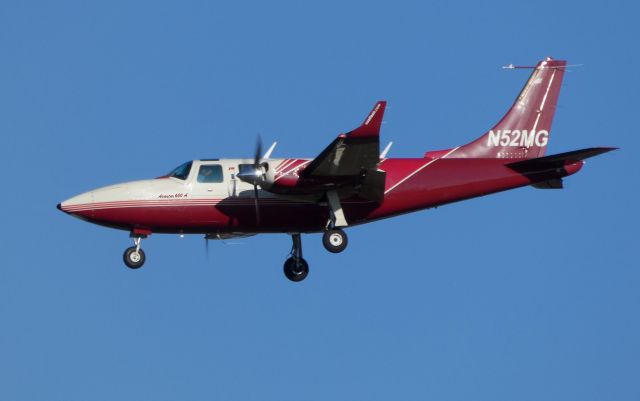 Piper Aerostar (N52MG) - On final is this 1978 Piper Aerostar PA-60-600 in the Winter of 2019.