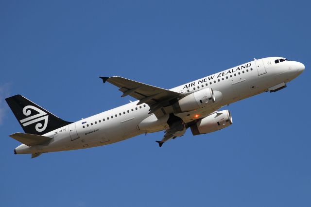 Airbus A320 (ZK-OJQ)