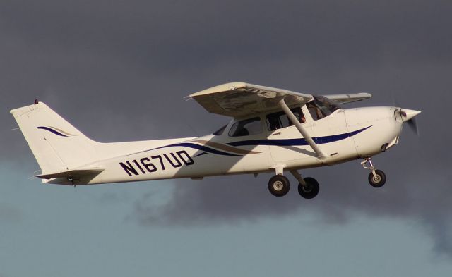 Cessna Skyhawk (N167UD) - Whiteside Co. Airport KSQI 7 Oct. 2023br /Another student zipping by.br /Gary C. Orlando Photo.