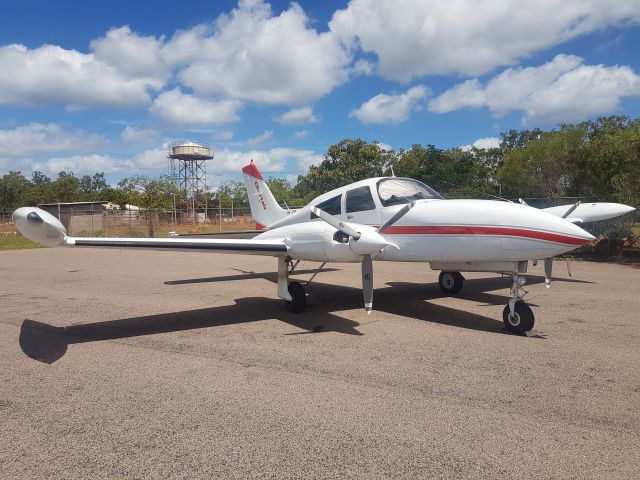 Cessna 310 (VH-JZW) - Maningrida airport